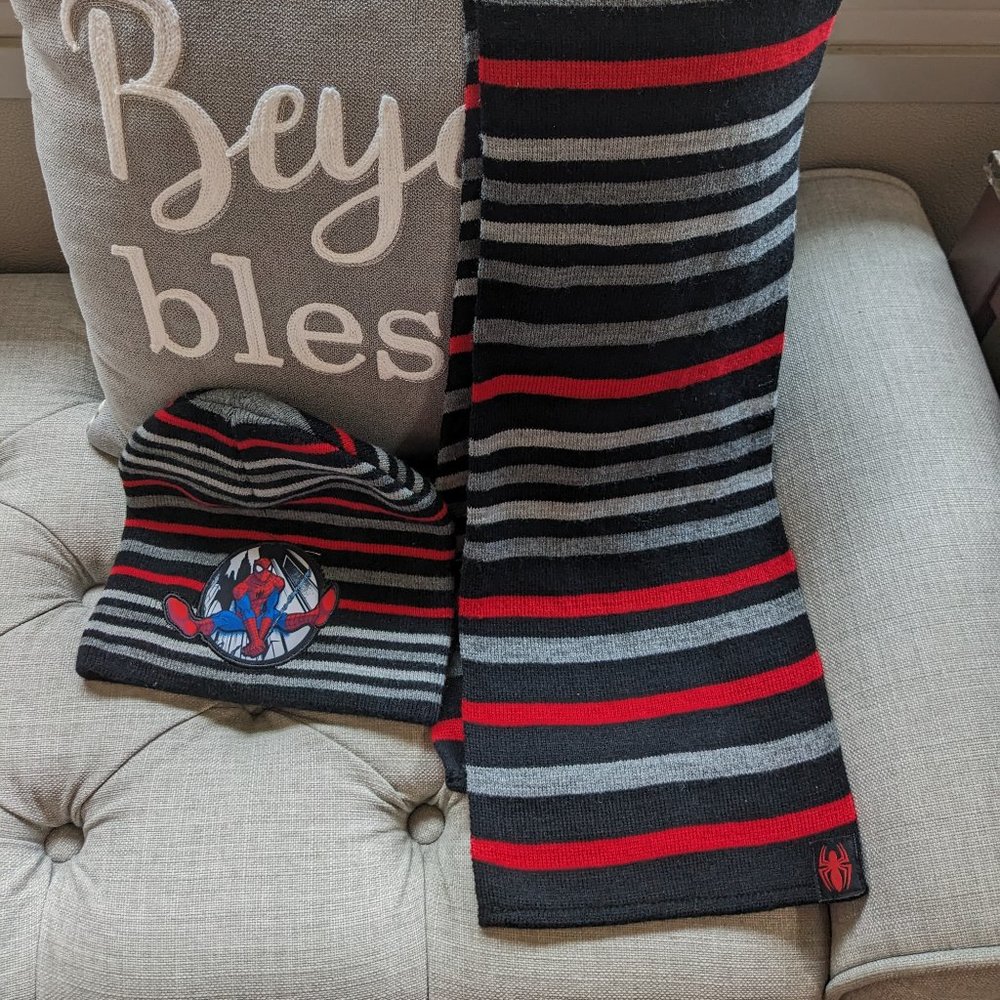 Marvel Boys Spider-Man Knit Cuff Beanie with Scarf Set One Size  Youth, Age 5-11